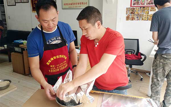 锡纸花甲米线现场指导