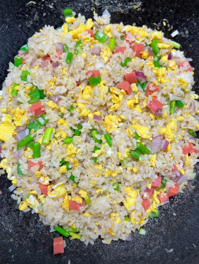 特色炒粉炒饭技术培训哪家好？蜀味缘餐饮培训学校成就创业真功夫