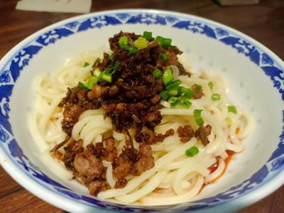 杂酱面食技术培训班怎么样呀？蜀味缘培训学校手把手教学