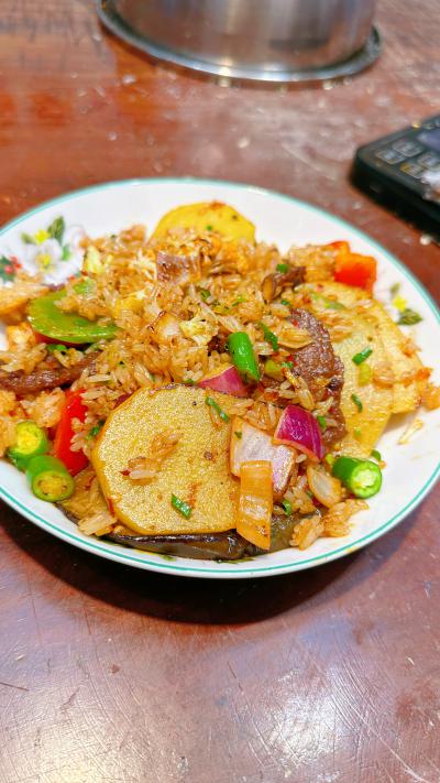 铁板炒饭技术培训内容有哪些?蜀味缘餐饮小吃培训学校一对一培训