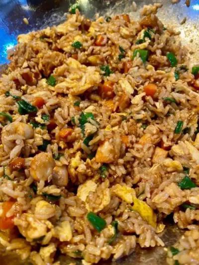 铁板炒饭技术培训内容有哪些?蜀味缘餐饮小吃培训学校一对一培训