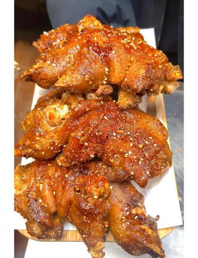 烤猪蹄技术培训班在哪里?蜀味缘餐饮培训学校比较好!