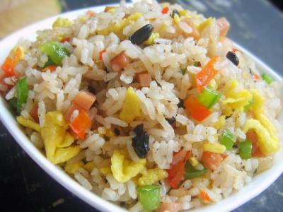 铁板炒饭技术培训班学费多少钱？成都蜀味缘餐饮培训学校为您解答